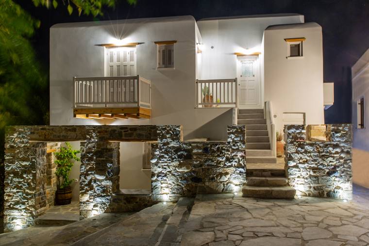 Naxos Old Town Exclusive Apartment with patio
